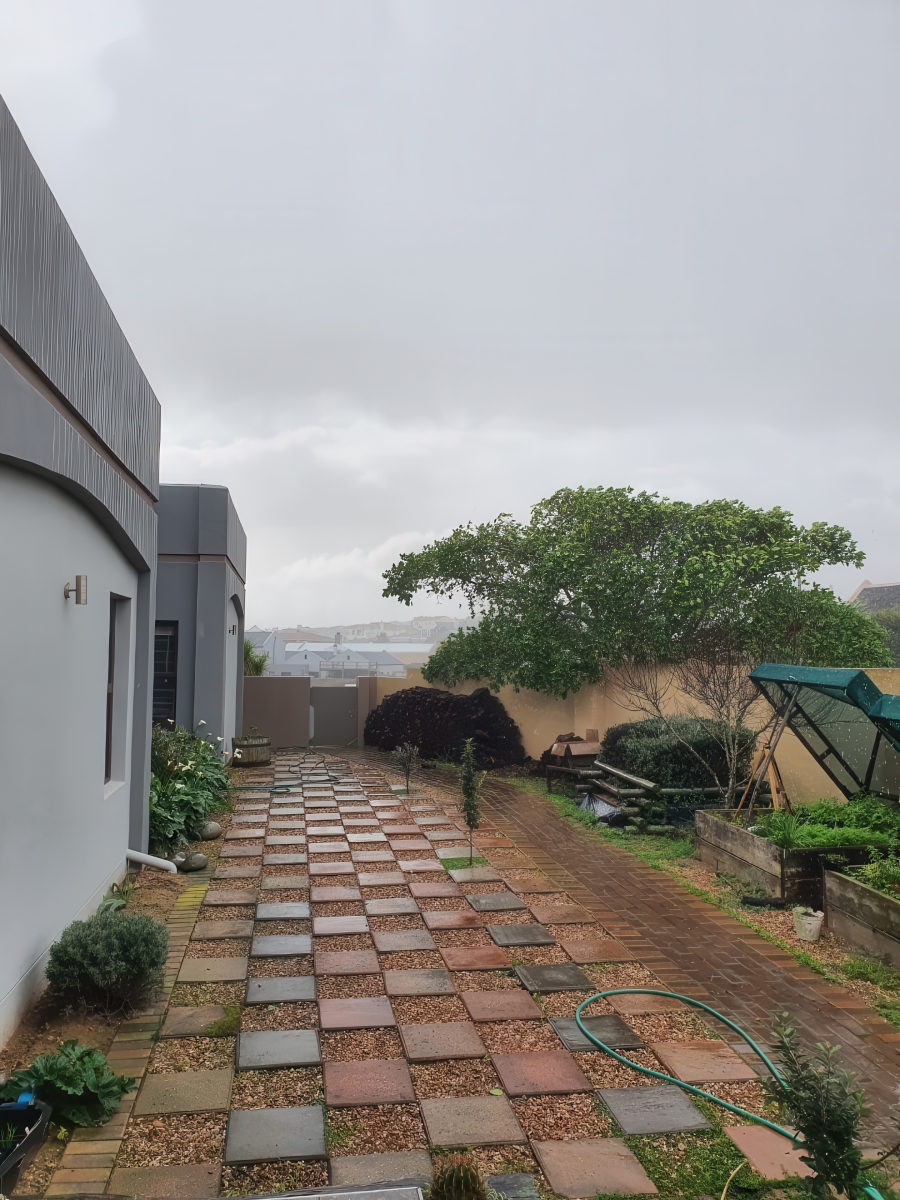 4 Bedroom Property for Sale in Myburgh Park Western Cape